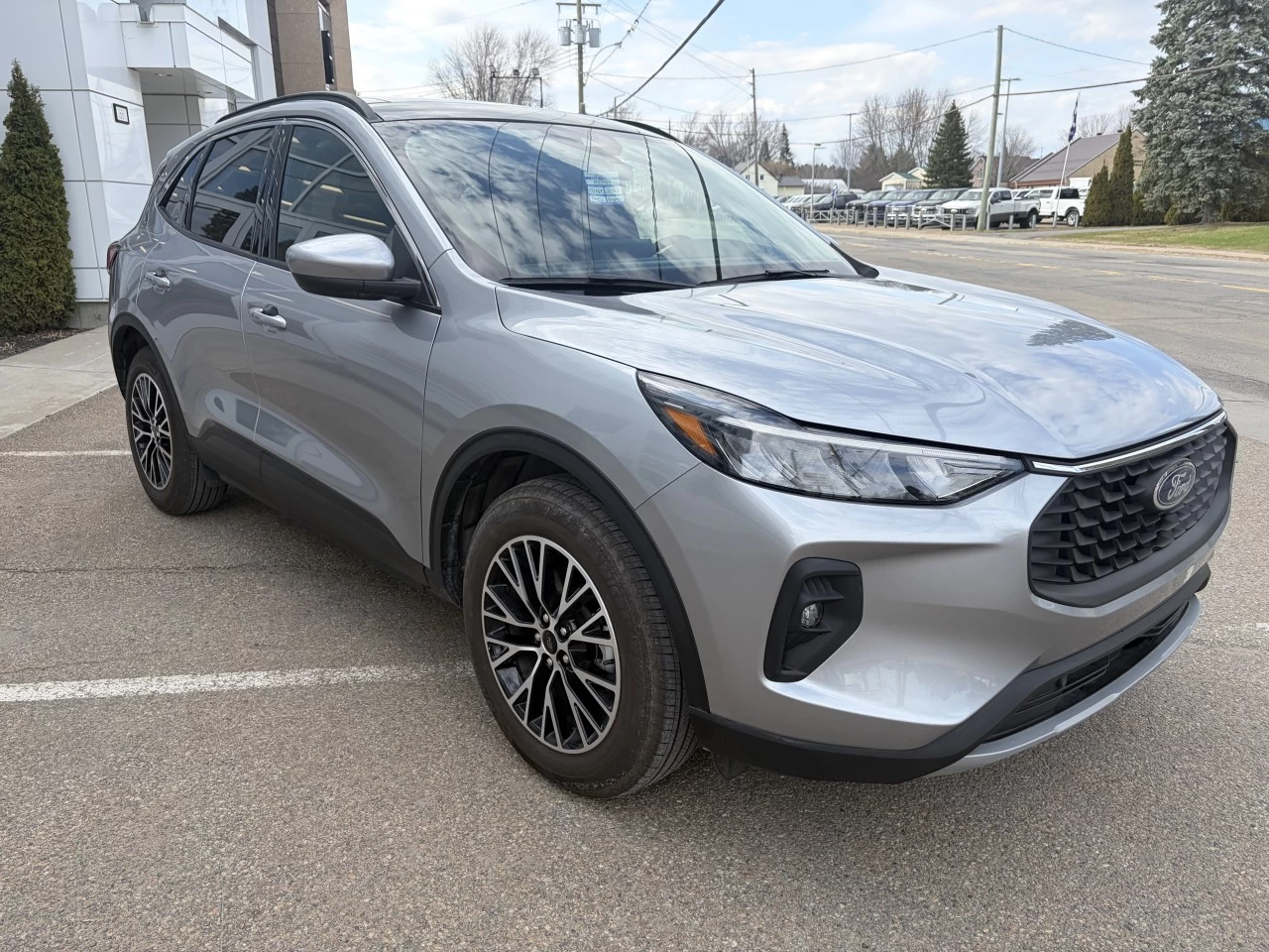 2023 Ford Escape PHEV TOIT PANORAMIQUE FWD http://www.st-norbertford.com/resize/b990ff35b810a3abc0cc817b2ca24889-1