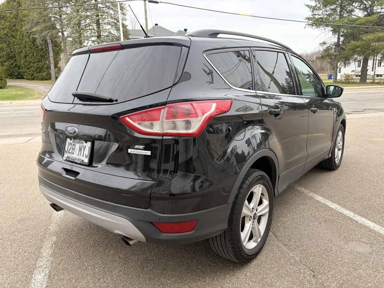 2014 Ford Escape SE FWD ECOBOOST TURBO http://www.st-norbertford.com/resize/b990ff35b810a3abc0cc817b2ca24889-1