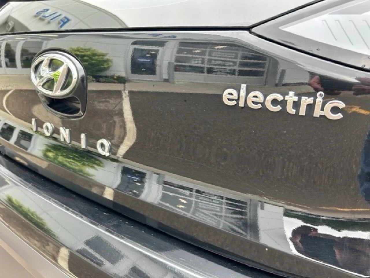 2020 Hyundai Ioniq Électrique Preferred http://www.st-norbertford.com/resize/b990ff35b810a3abc0cc817b2ca24889-1