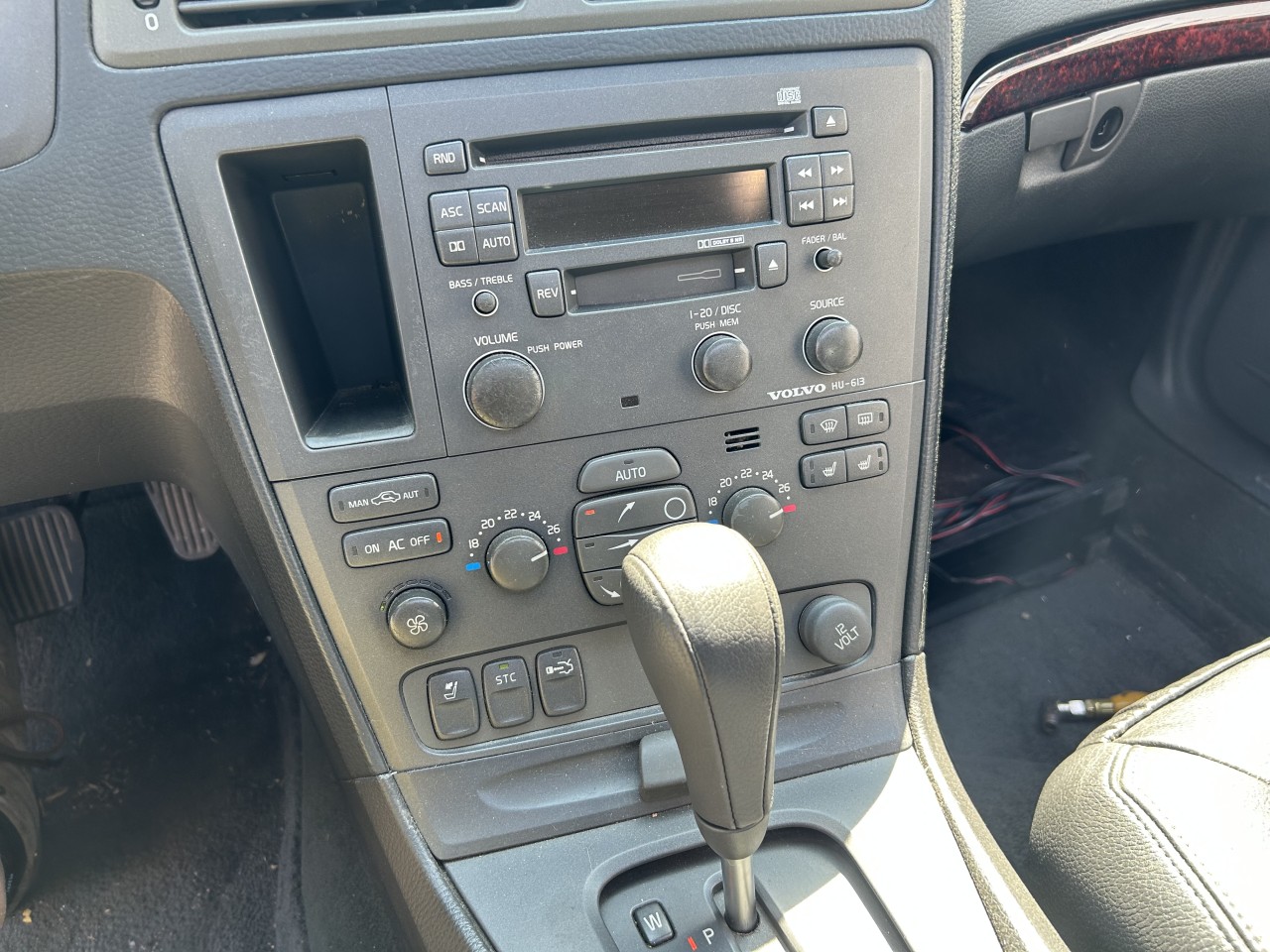 2003 Volvo S60 2.4T A SR 4dr Sdn Turbo Auto Main Image