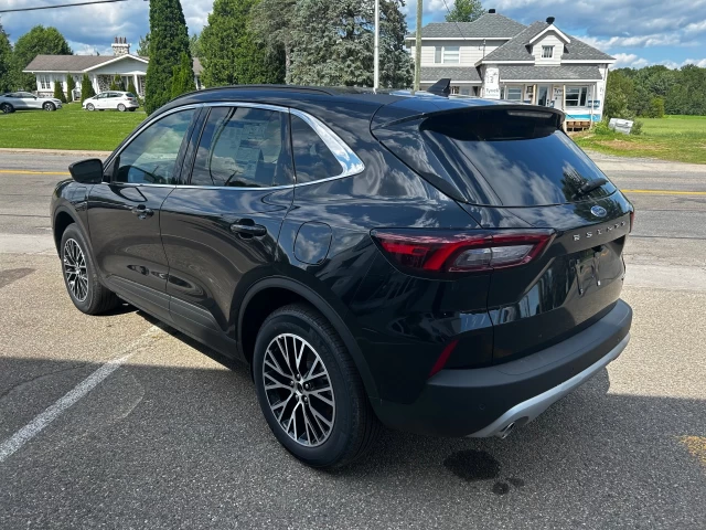 Ford Escape PHEV 2025