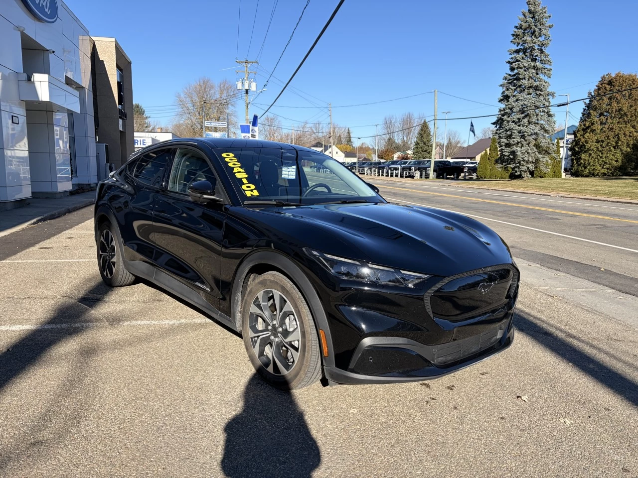 2025 Ford Mustang Mach-E SELECT TAPIS RECHARGE SANS FIL SIÈGES AVANT CHAUFFANT https://www.st-norbertford.com/resize/b990ff35b810a3abc0cc817b2ca24889-1
