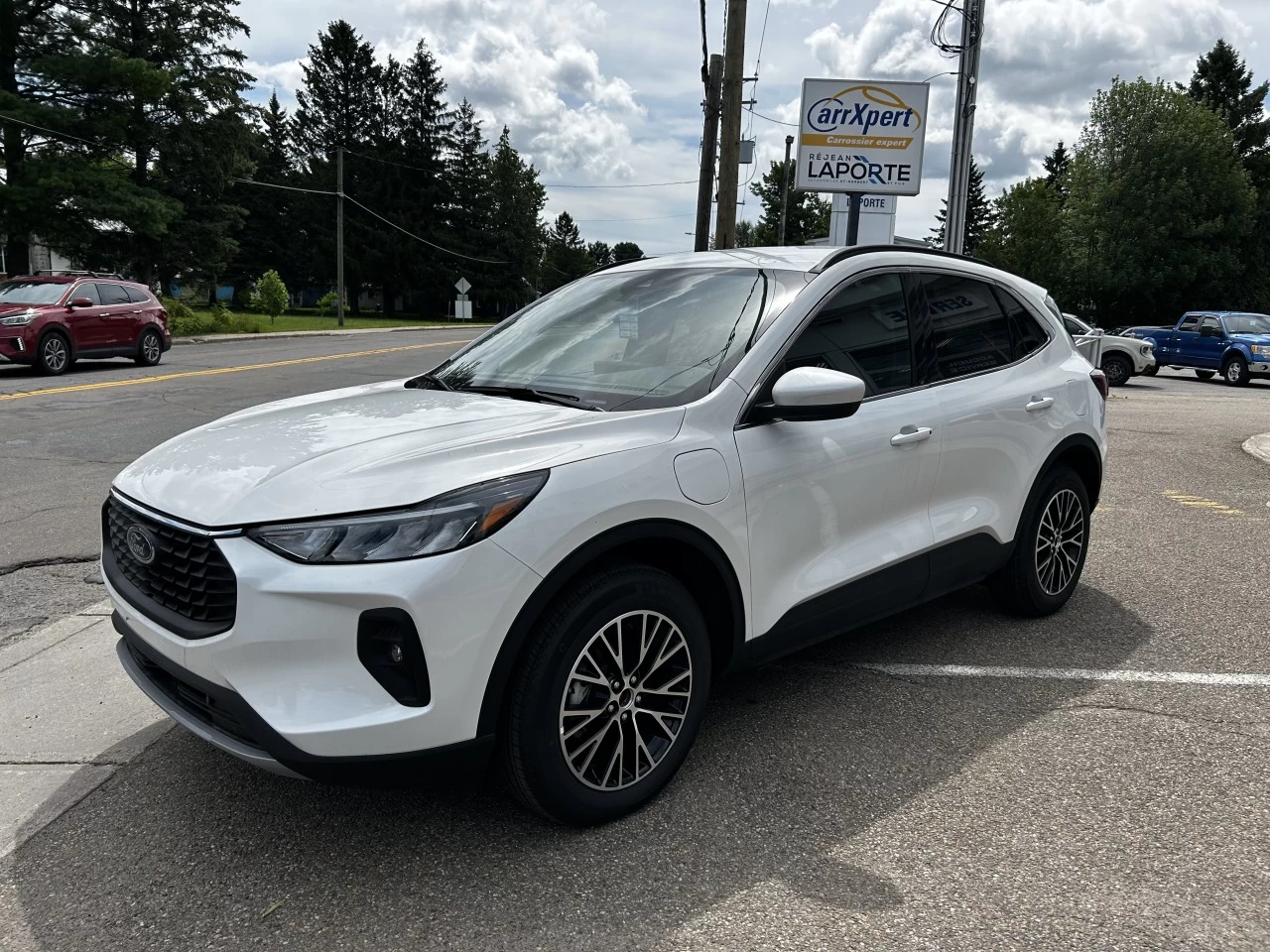 2025 Ford Escape PHEV Main Image