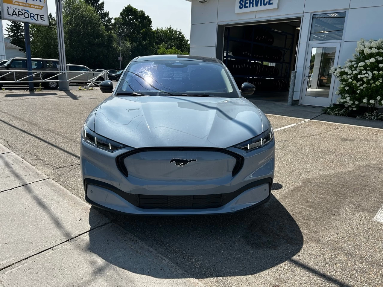 2025 Ford Mustang Mach-E PREMIUM AWD https://www.st-norbertford.com/resize/b990ff35b810a3abc0cc817b2ca24889-1