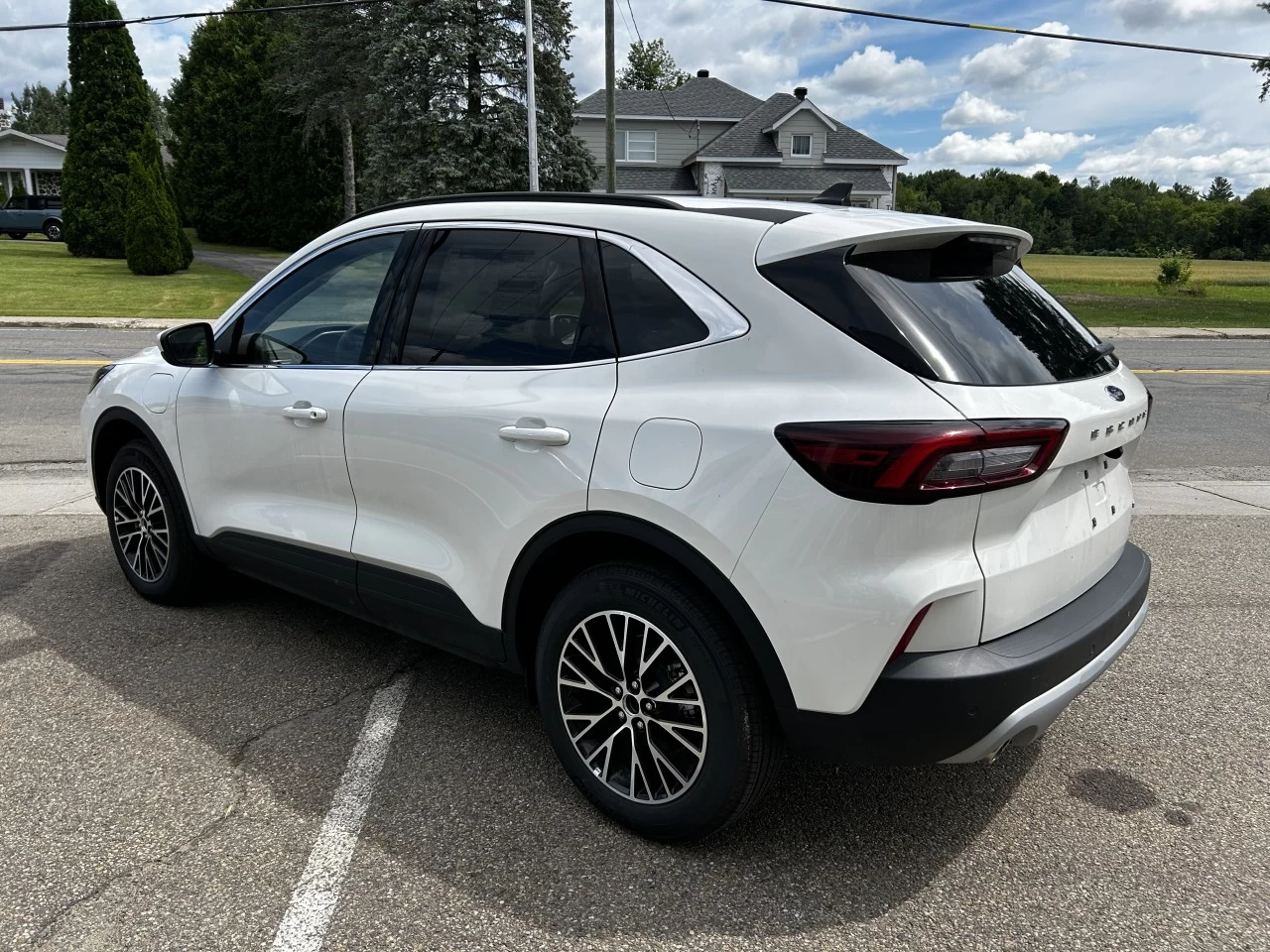 2025 Ford Escape PHEV Main Image