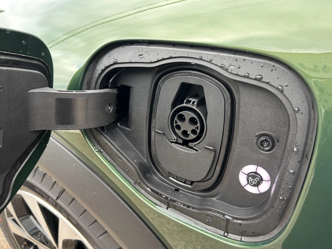 2025 Ford Mustang Mach-E SELECT AWD Image principale