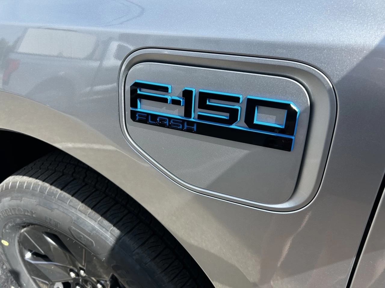2025 Ford F-150 Lightning FLASH https://www.st-norbertford.com/resize/b990ff35b810a3abc0cc817b2ca24889-1