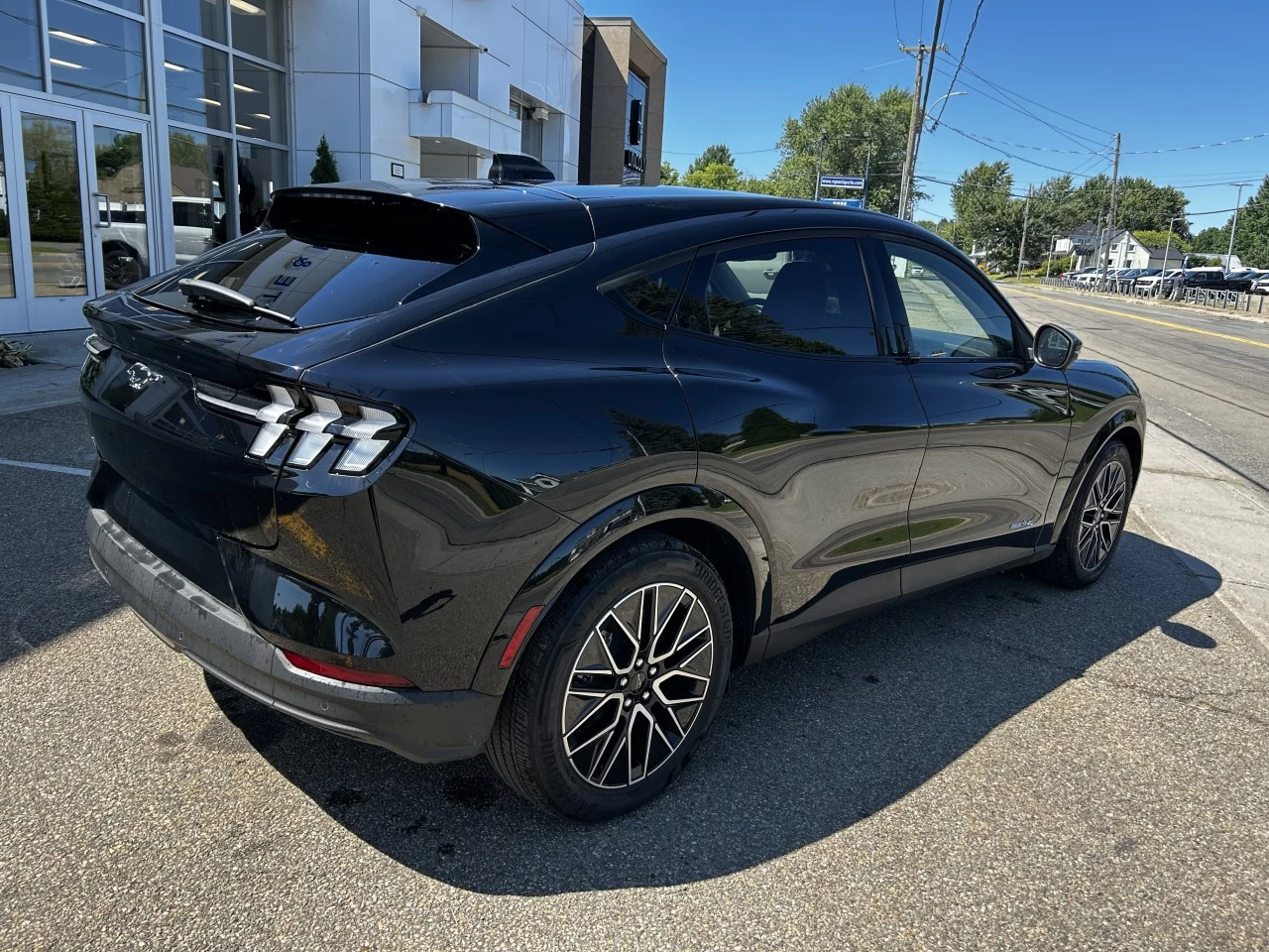 2025 Ford Mustang Mach-E Premium AWD https://www.st-norbertford.com/resize/b990ff35b810a3abc0cc817b2ca24889-1