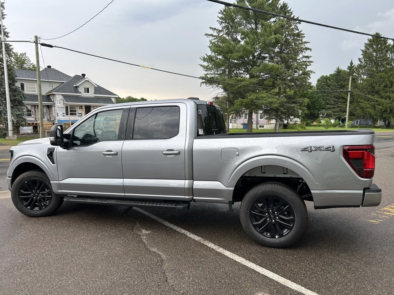 2025 Ford F-150 XLT Main Image