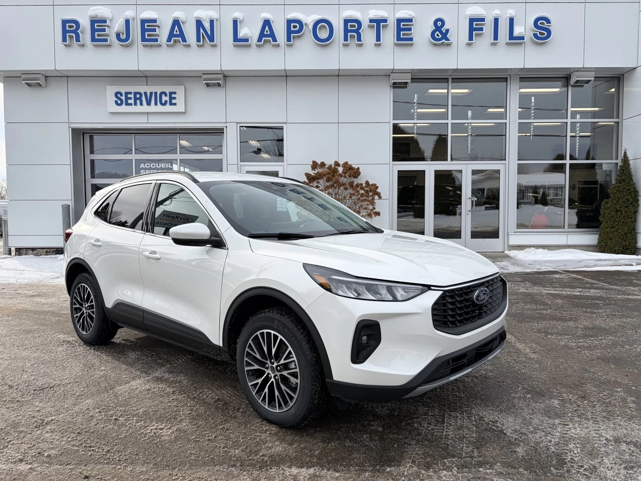 2026 Ford Escape PHEV https://www.st-norbertford.com/resize/b990ff35b810a3abc0cc817b2ca24889-1
