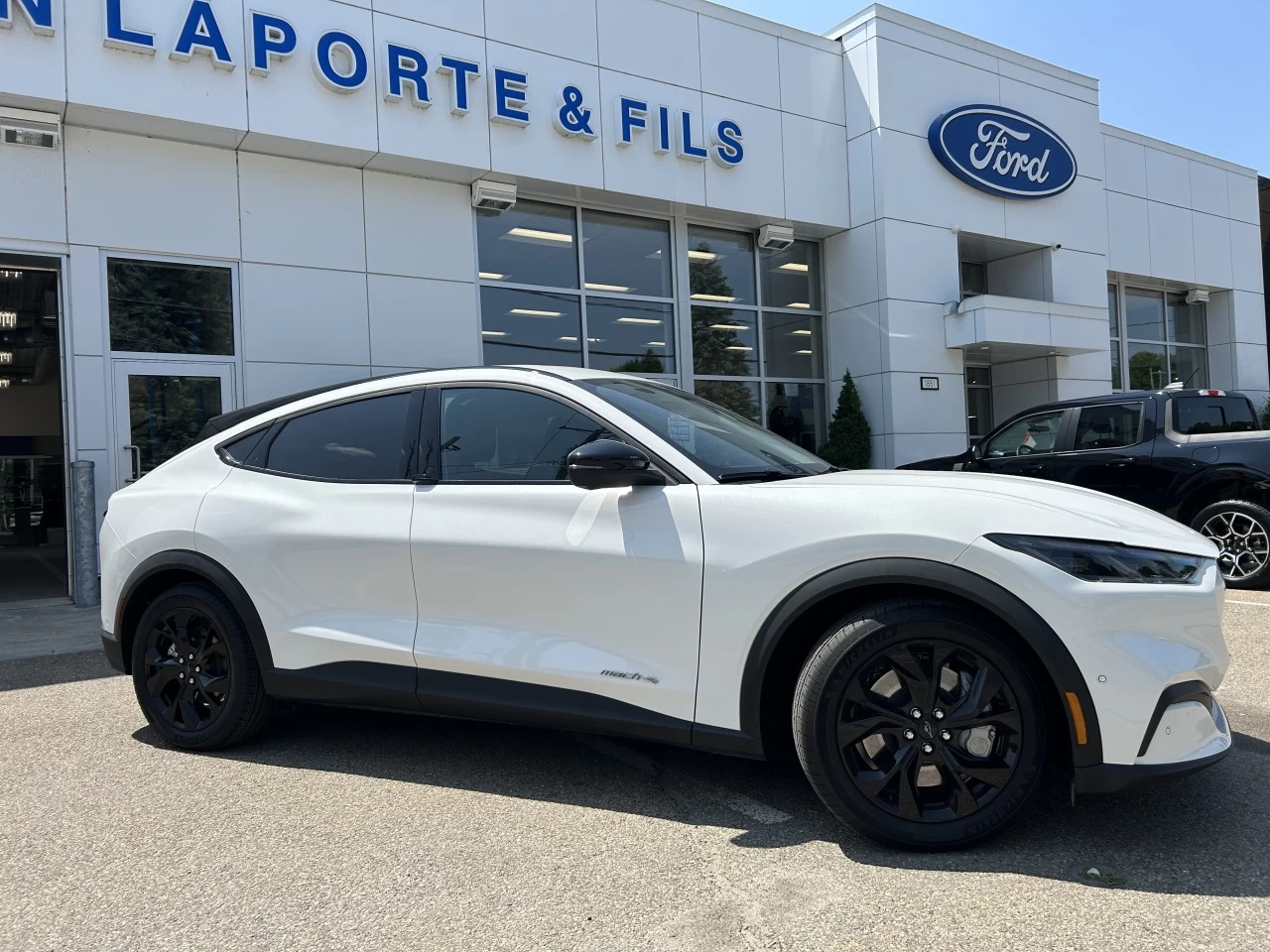 2024 Ford Mustang Mach-E Select AWD https://www.st-norbertford.com/resize/b990ff35b810a3abc0cc817b2ca24889-1