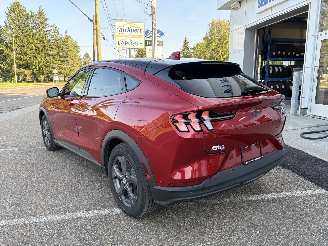2022 Ford Mustang Mach-E SELECT 70KWH 100A CAMÉRA 360  SIÈGES AVANT CHAUFFANT https://www.st-norbertford.com/resize/b990ff35b810a3abc0cc817b2ca24889-1