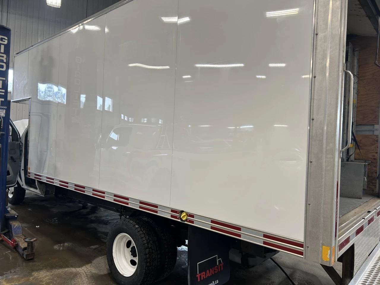 2018 Ford SÉrie E tronquÉ E-450 DRW WB Main Image