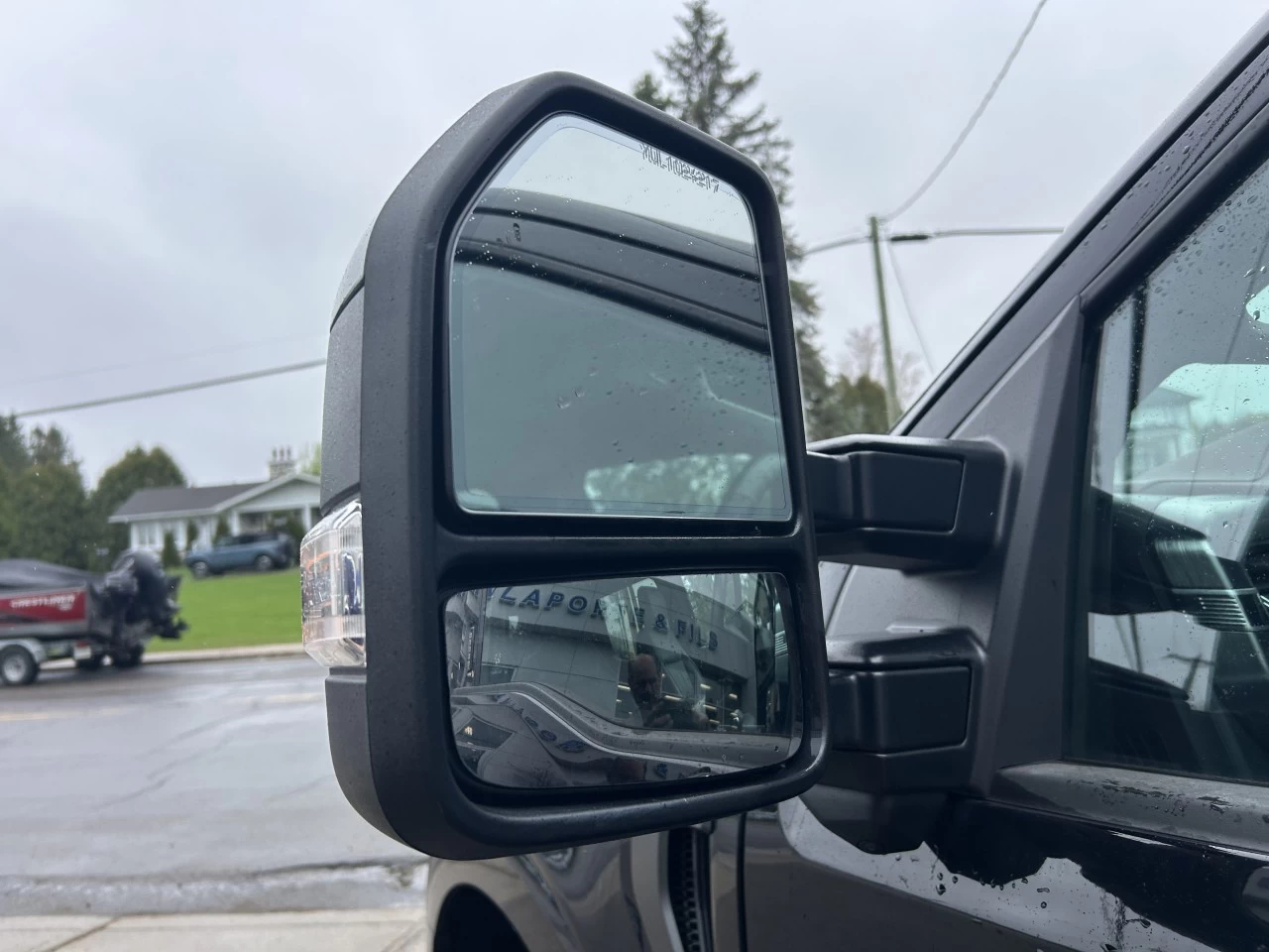 2023 Ford F-150 LARIAT Main Image