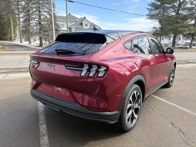 Ford Mustang Mach-E SELECT 2025