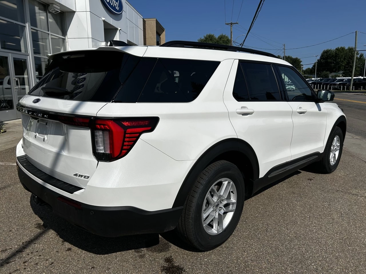 2025 Ford Explorer Active Main Image