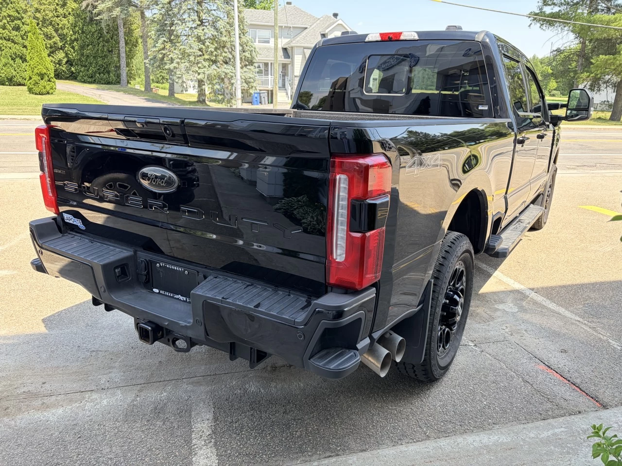 2025 Ford F-250 Super Duty LARIAT 4X4 CREWCAB TOIT OUVRANT CUIR V8 DIESEL https://www.st-norbertford.com/resize/b990ff35b810a3abc0cc817b2ca24889-1