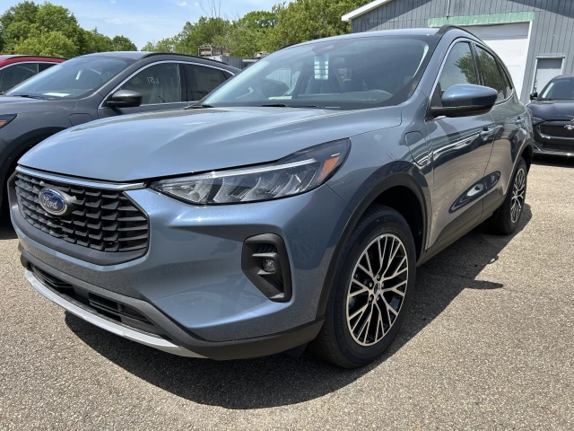 Ford Escape PHEV 2025