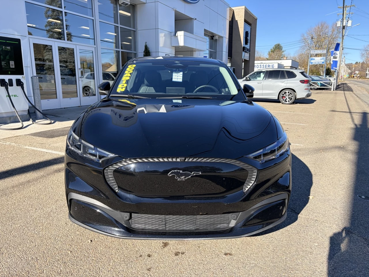 2025 Ford Mustang Mach-E SELECT TAPIS RECHARGE SANS FIL SIÈGES AVANT CHAUFFANT https://www.st-norbertford.com/resize/b990ff35b810a3abc0cc817b2ca24889-1
