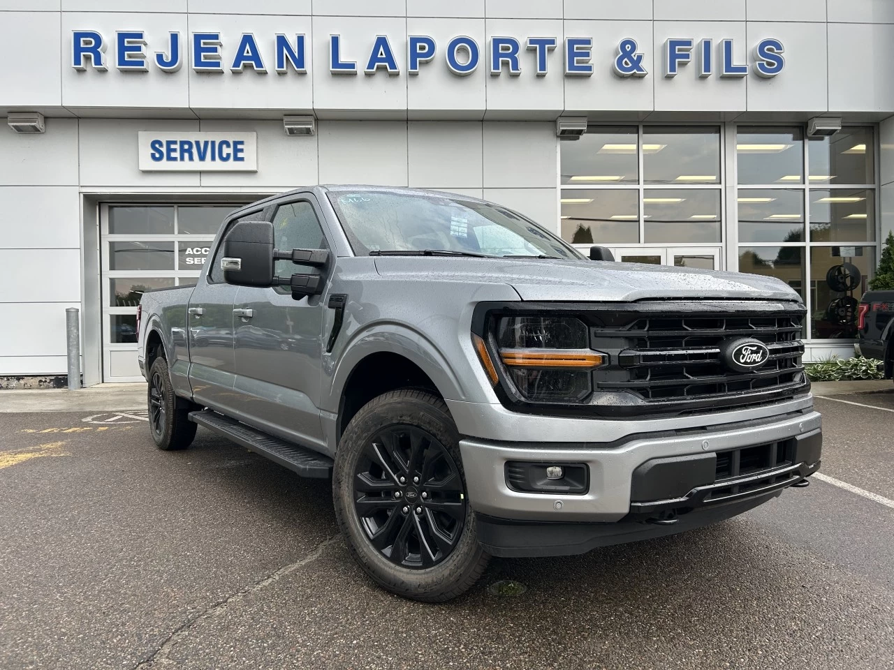 2025 Ford F-150 XLT Main Image