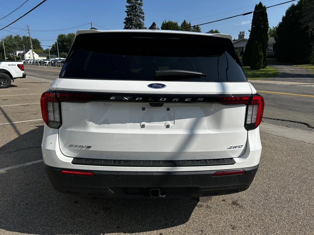 2025 Ford Explorer Active Main Image