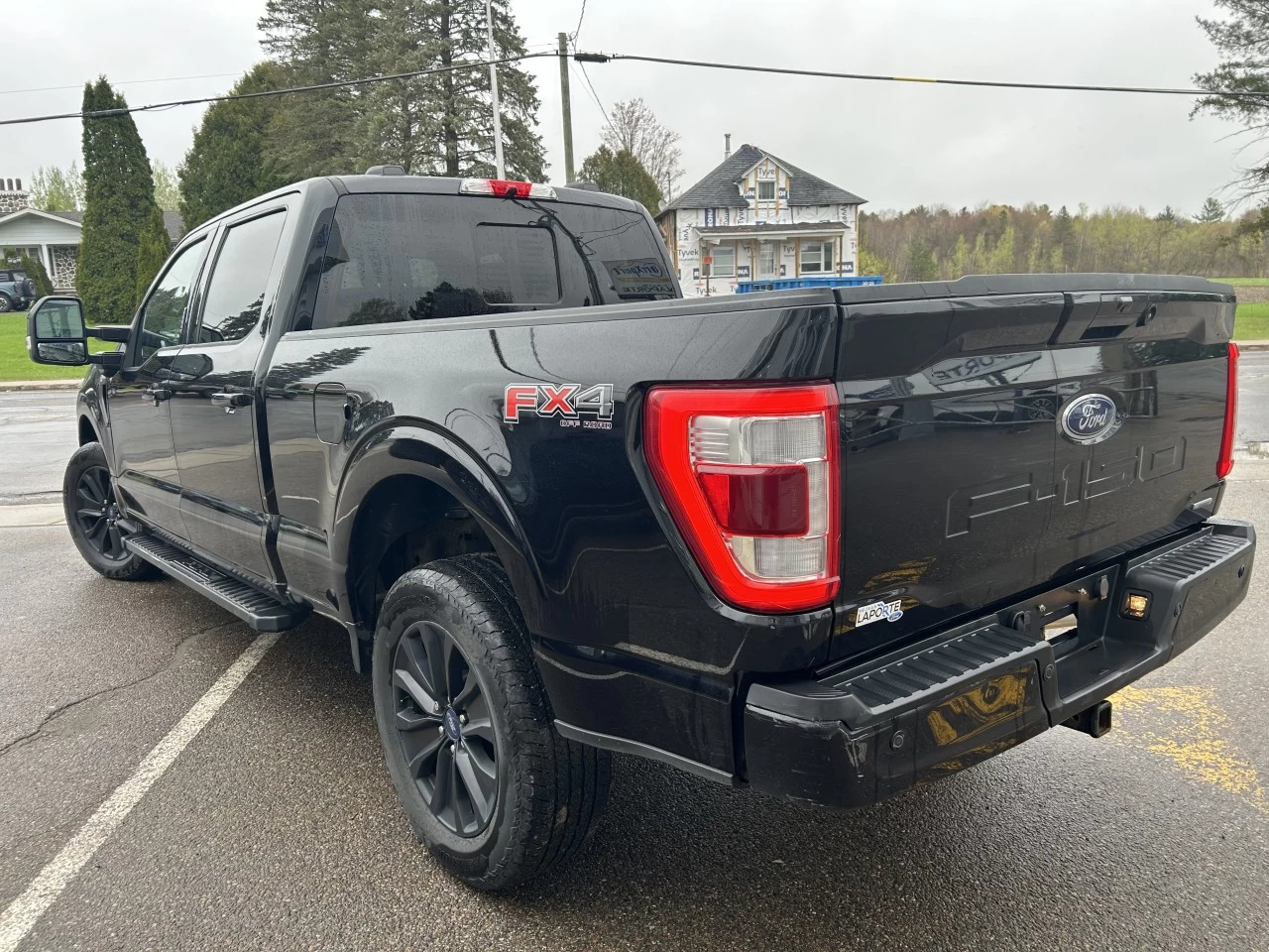 2023 Ford F-150 LARIAT Main Image