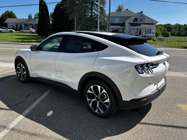 Ford Mustang Mach-E SELECT AWD 2024