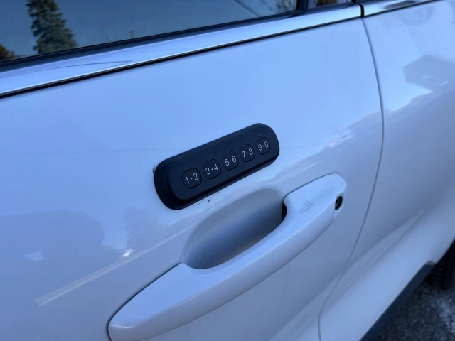 Ford Escape PHEV 2025