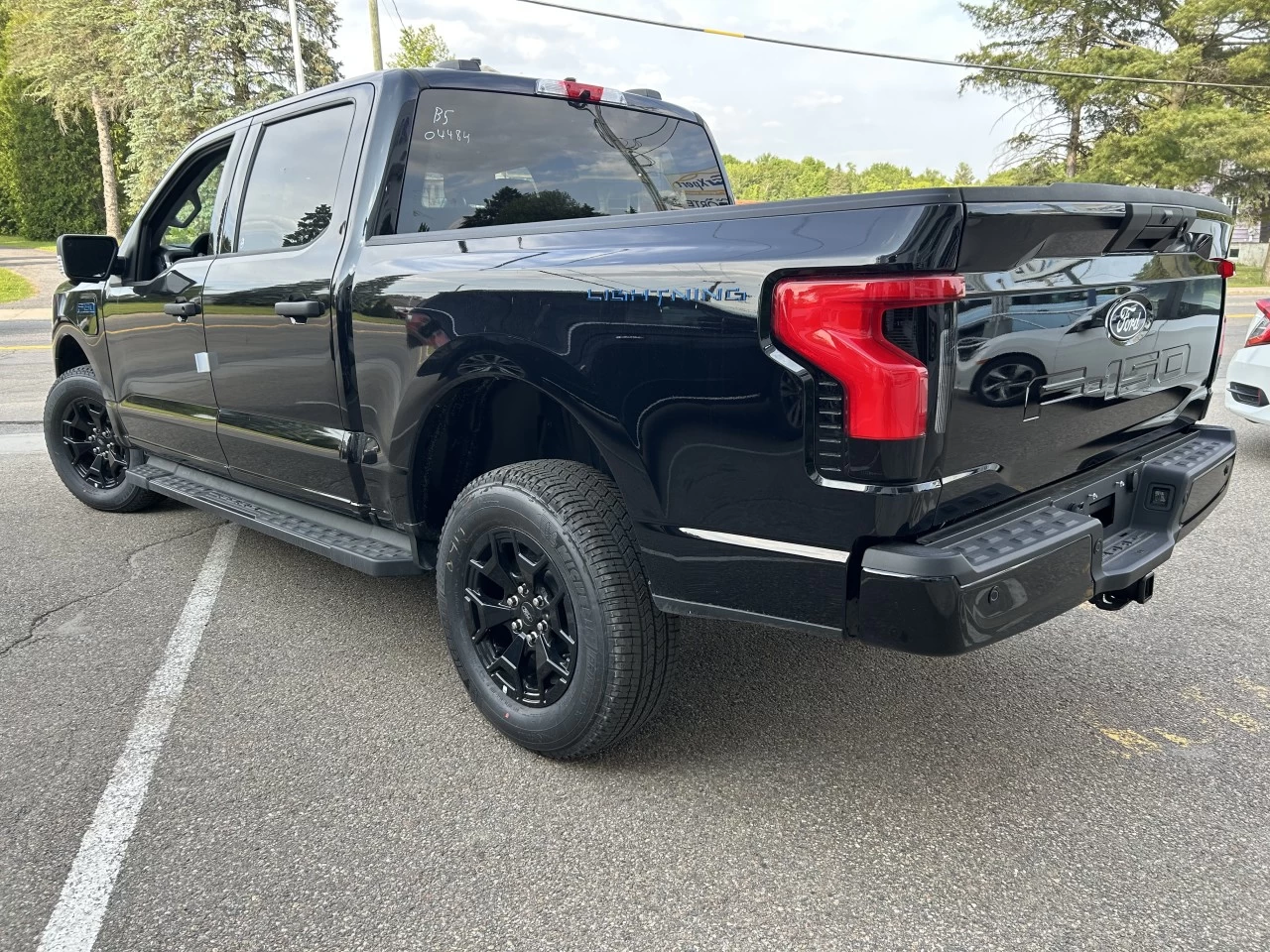 2025 Ford F-150 Lightning XLT https://www.st-norbertford.com/resize/b990ff35b810a3abc0cc817b2ca24889-1