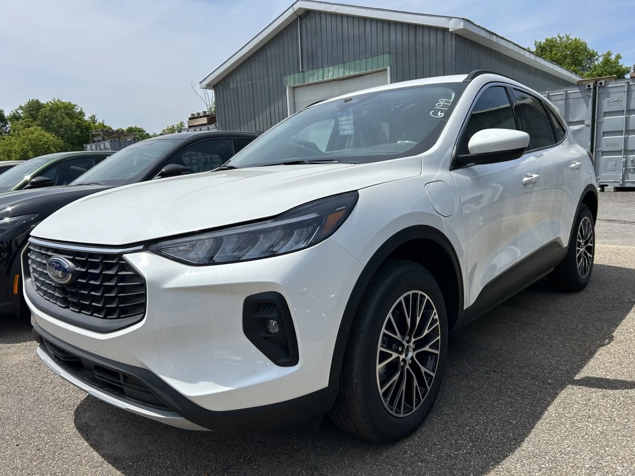 2025 Ford Escape PHEV https://www.st-norbertford.com/resize/b990ff35b810a3abc0cc817b2ca24889-1
