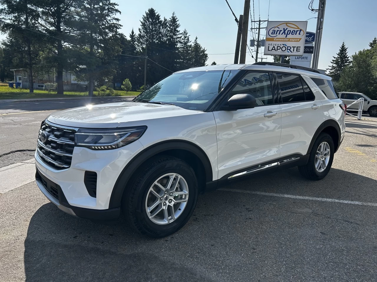 2025 Ford Explorer Active Main Image