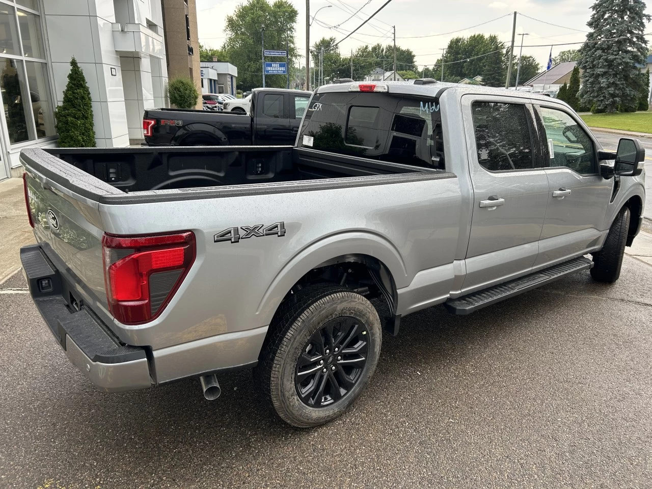 2025 Ford F-150 XLT Main Image