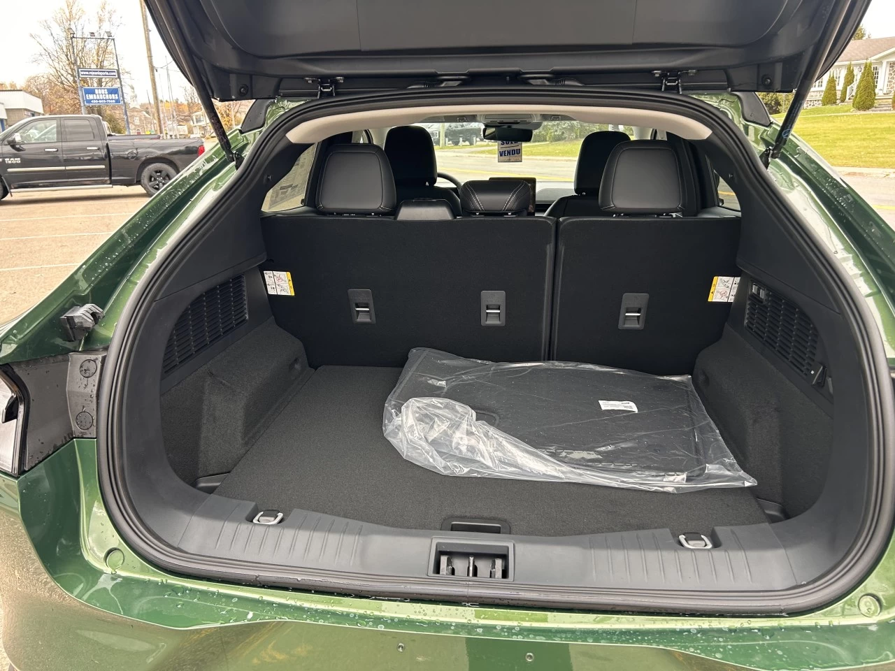 2025 Ford Mustang Mach-E SELECT AWD Image principale