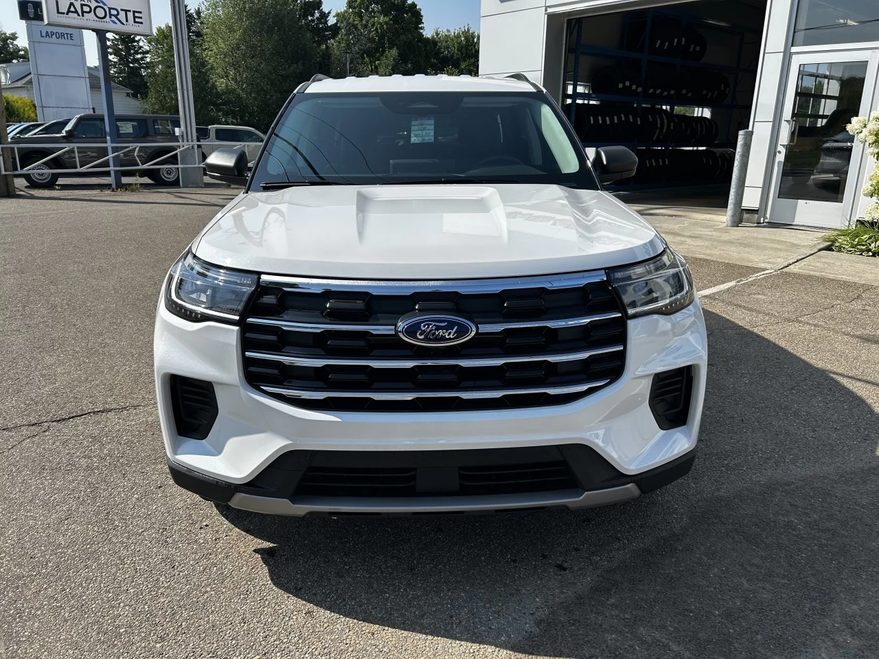 2025 Ford Explorer Active Main Image
