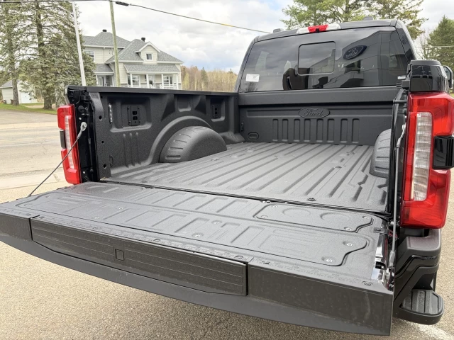 Ford Super Duty F-250 SRW LARIAT 2026
