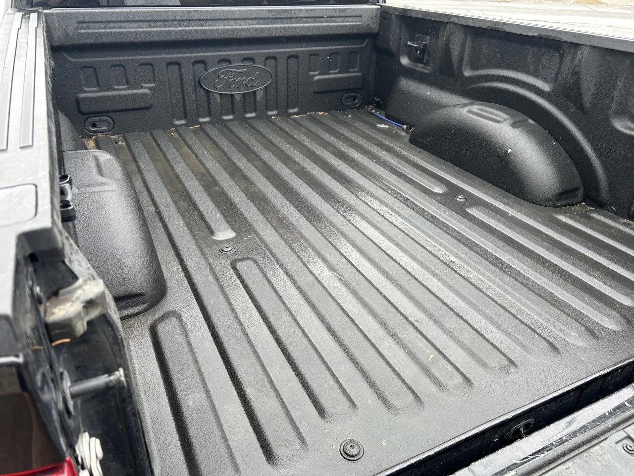 2023 Ford F-150 LARIAT Main Image