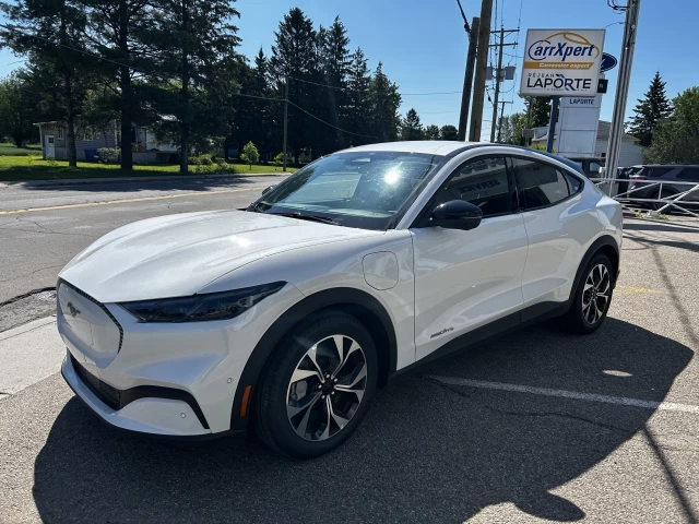 Ford Mustang Mach-E SELECT AWD 2024