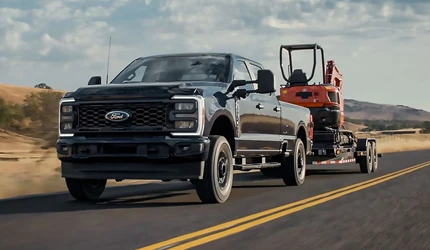 Bannière de New  2024 Super Duty F-250 SRW XL 2WD SuperCab 6.75' Box in Saint-Norbert