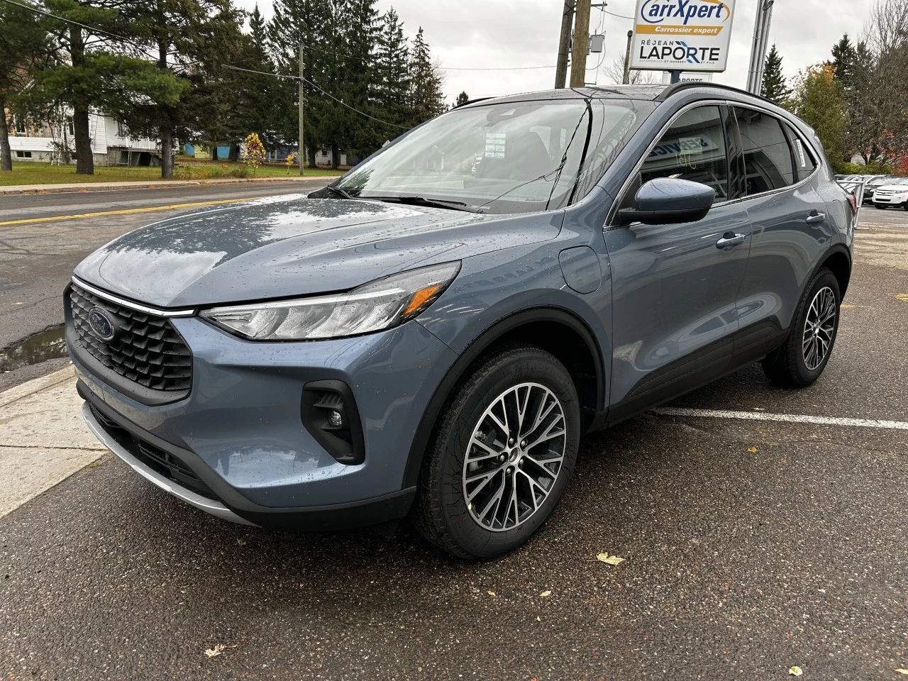 2026 Ford Escape PHEV https://www.st-norbertford.com/resize/b990ff35b810a3abc0cc817b2ca24889-1