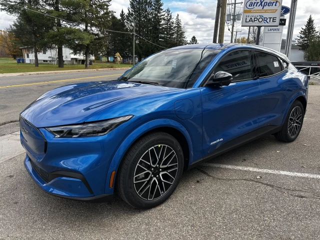 Ford Mustang Mach-E PREMIUM AWD 2025