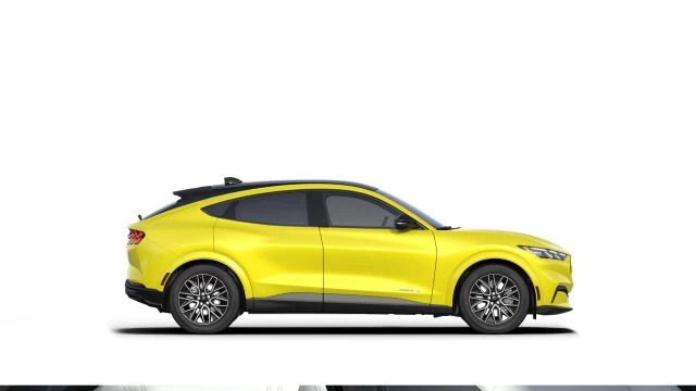 Ford Mustang Mach-E PREMIUM AWD 2025