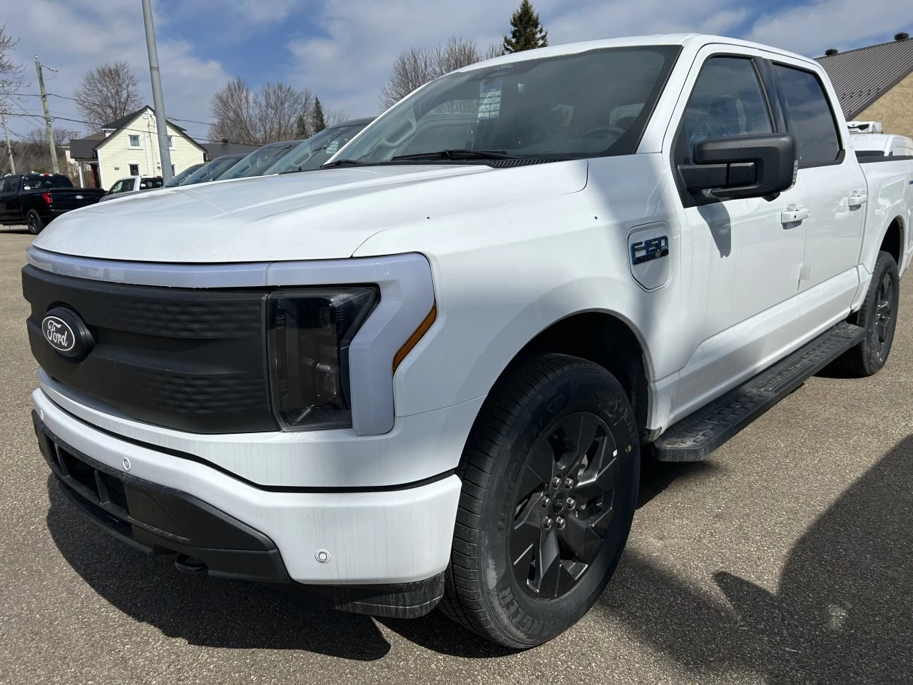 2025 Ford F-150 Lightning FLASH https://www.st-norbertford.com/resize/b990ff35b810a3abc0cc817b2ca24889-1