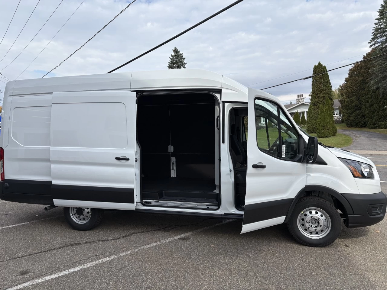 2027 Ford Transit fourgon utilitaire T-350 148" EL Hi Rf 9500 GVWR AWD Main Image