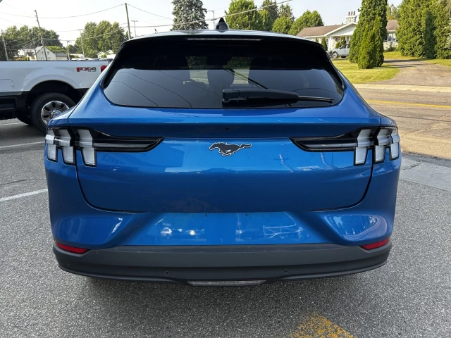 Ford Mustang Mach-E SELECT AWD 2025
