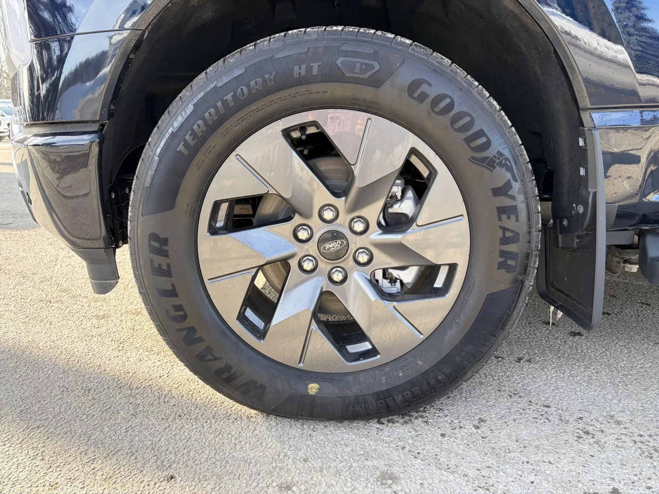 2025 Ford F-150 Lightning FLASH 312A BATTERIE LONGUE DURÉE ENSEMBLE REMORQUAGE MAX https://www.st-norbertford.com/resize/b990ff35b810a3abc0cc817b2ca24889-1