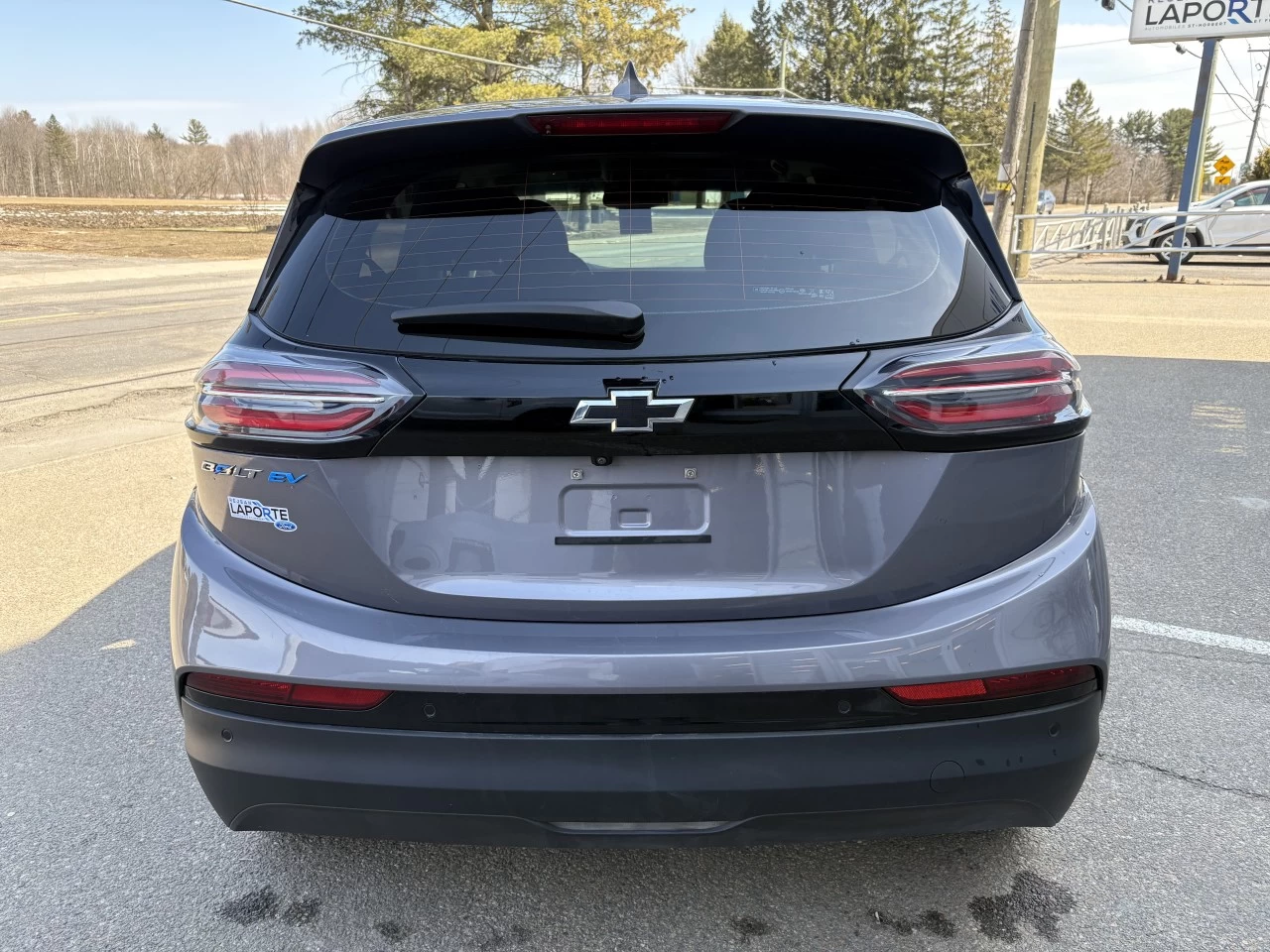 2022 Chevrolet Bolt EV  https://www.st-norbertford.com/resize/b990ff35b810a3abc0cc817b2ca24889-1