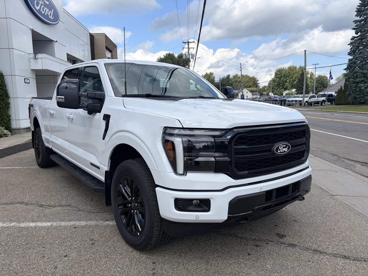 2026 Ford F-150 LARIAT 4X4 POWERBOOST HYBRIDE 501A https://www.st-norbertford.com/resize/b990ff35b810a3abc0cc817b2ca24889-1
