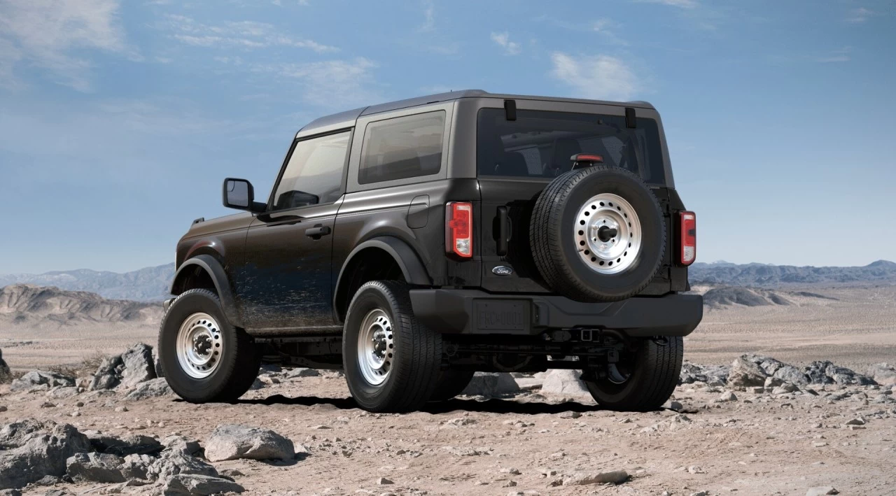 2025 Ford Bronco Base Main Image