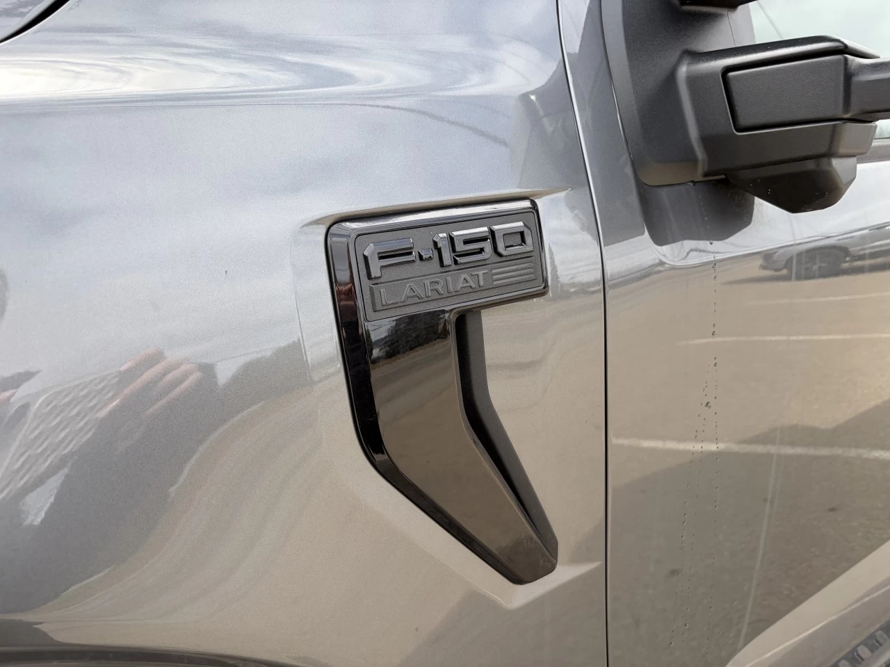 2026 Ford F-150 LARIAT https://www.st-norbertford.com/resize/b990ff35b810a3abc0cc817b2ca24889-1