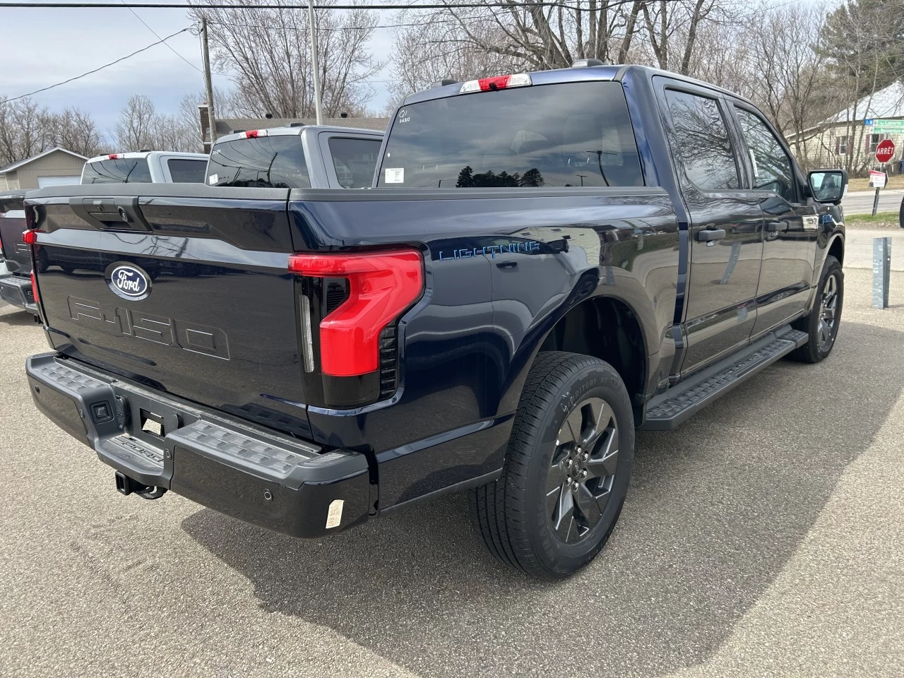 2024 Ford F-150 Lightning XLT https://www.st-norbertford.com/resize/b990ff35b810a3abc0cc817b2ca24889-1